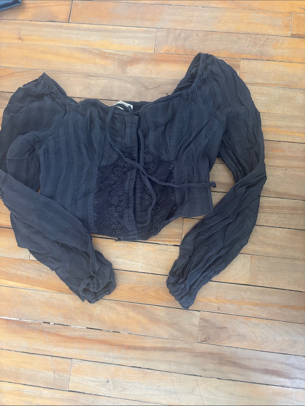 American Eagle Outfitters Black Long-Sleeve Lace-Front Crop Top